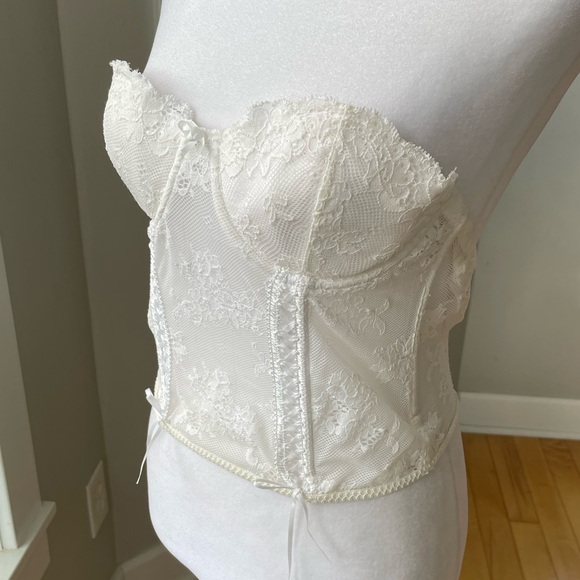 Vintage 90’s Victoria’s Secret Ivory White Lace Corset Bustier Top Size 34B - Picture 3 of 12